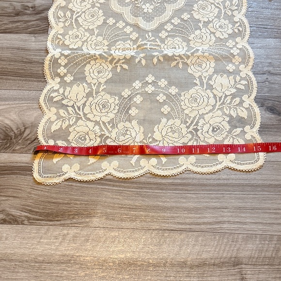Floral Lace Table Runner - Picture 3 of 3